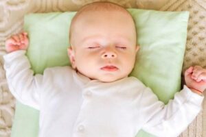 Trẻ sơ sinh ngủ nhiều có ảnh hưởng?